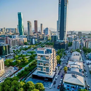 Marlen Bayrakli Otel